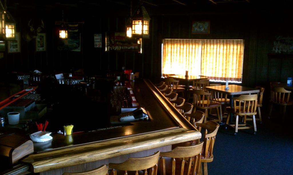 Old Towne Motel Westby Buitenkant foto
