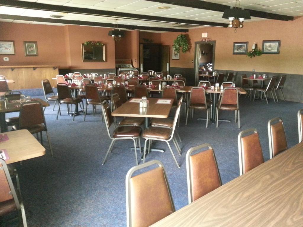 Old Towne Motel Westby Buitenkant foto