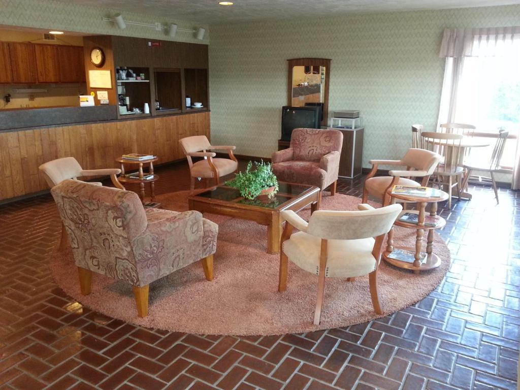 Old Towne Motel Westby Buitenkant foto