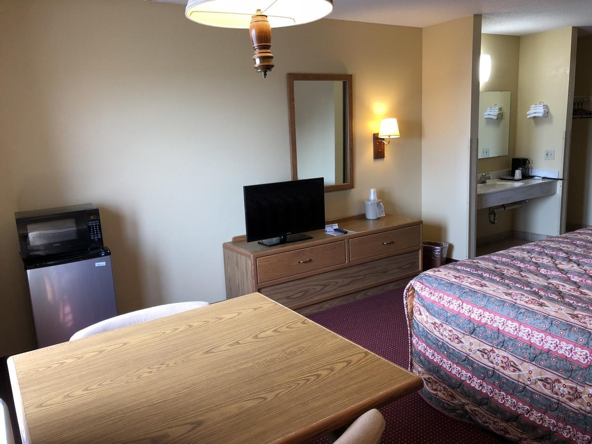 Old Towne Motel Westby Buitenkant foto